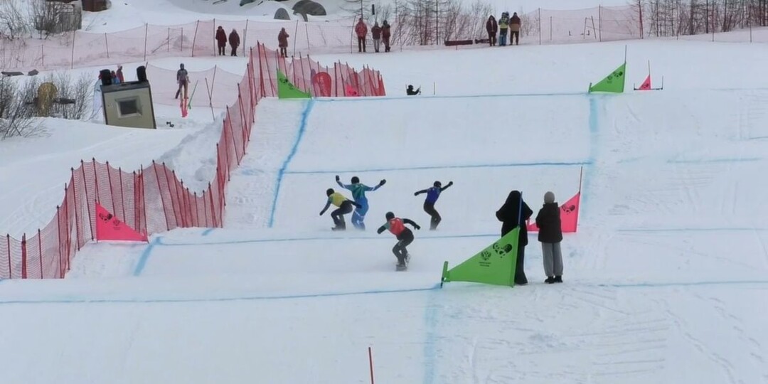 В Магадане завершились 6 и 7 этапы Кубка России по сноуборд-кроссу