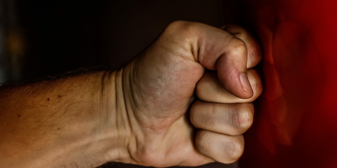 Петербуржцам дали 10 лет "строгача" за вымогательство и разбой