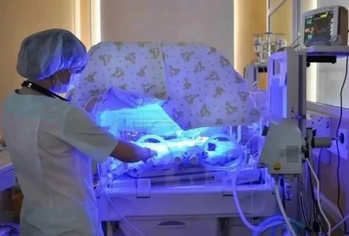    Врачи спасли камчатскую девочку, родившуюся весом всего 460 граммов
