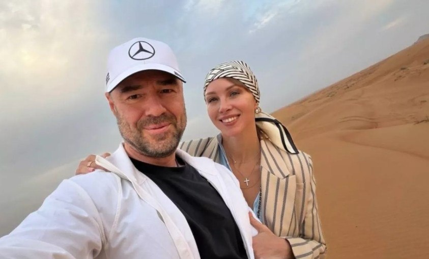 Полина Диброва озвучила причину, по которой они с Товстиком отложили свадьбу