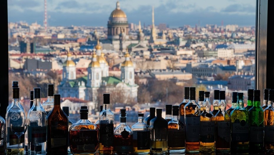    Спрос на коньяк в Петербурге рухнул на 48% на фоне роста цены в 23% Автор фото: Ермохин Сергей / "ДП"