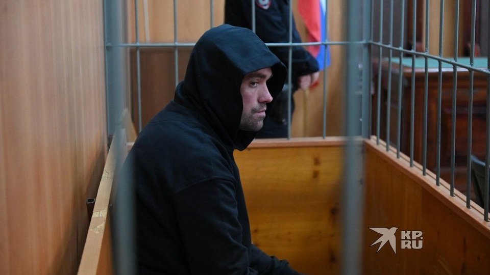 Обвинила в угрозах: жена лихача, сбившего насмерть двух сестренок, написала заявление на юриста их семей