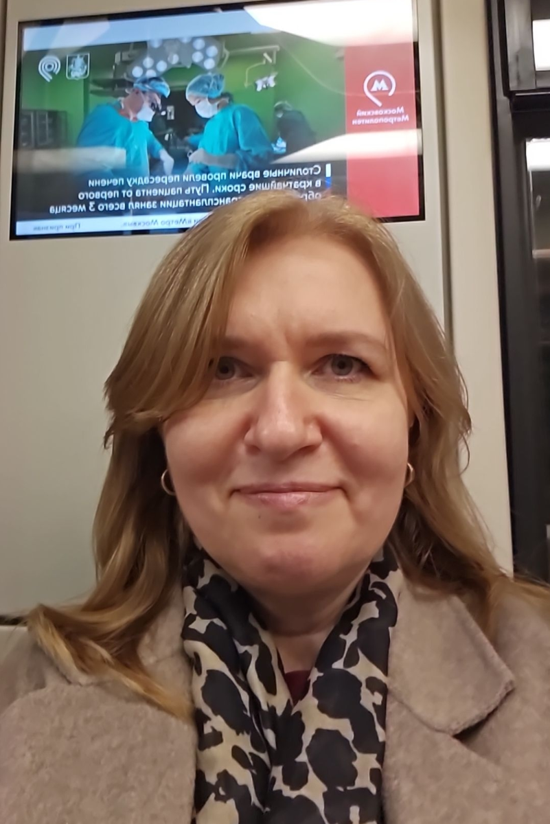 Это я еду в субботу после первого занятия вокалом. Вроде как радость получила