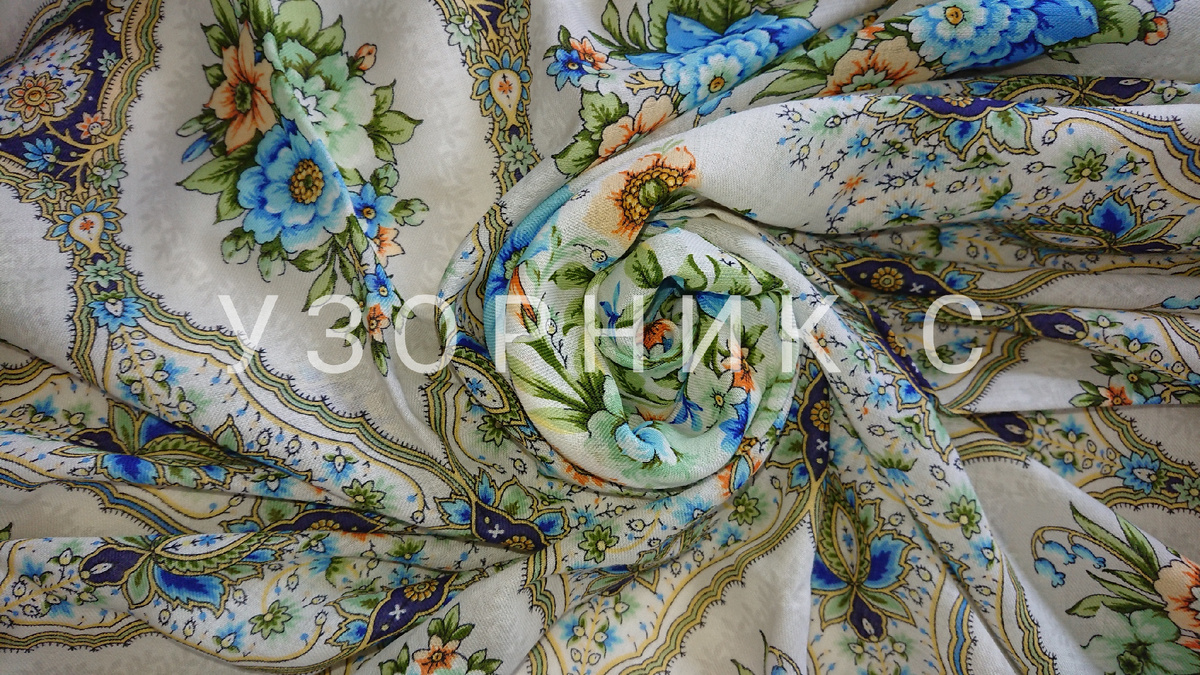 Павловопосадский платок Снежинки и цветы, фото автора