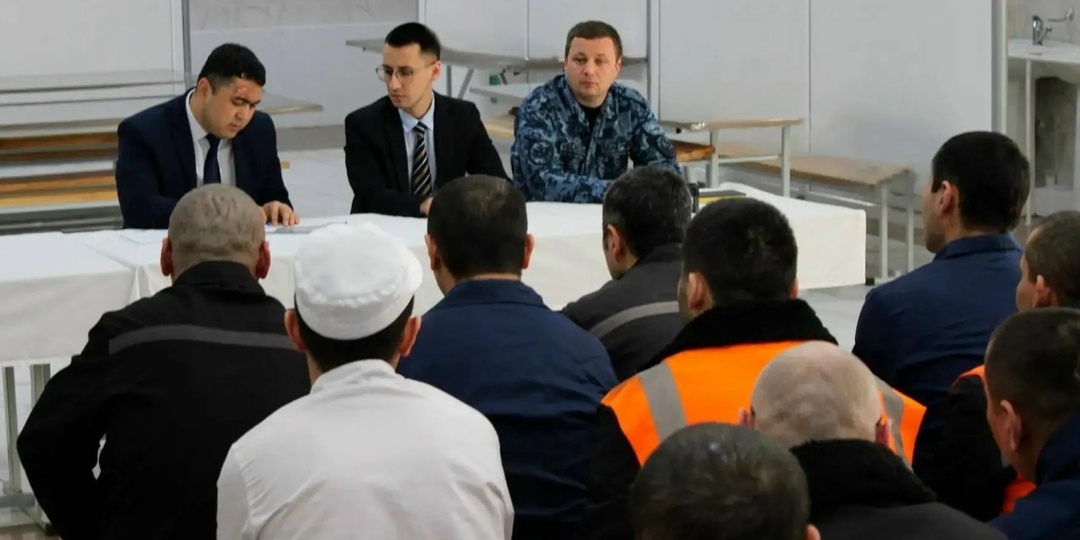 Дипломаты Узбекистана навестили соотечественников в колонии Екатеринбурга