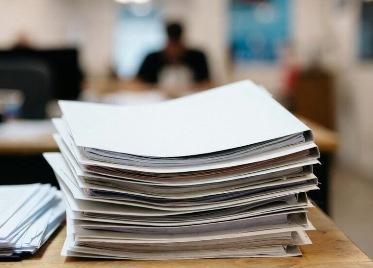    В Оренбуржье экс-сотрудницу Росреестра будут судить за взятку Оренбуржье