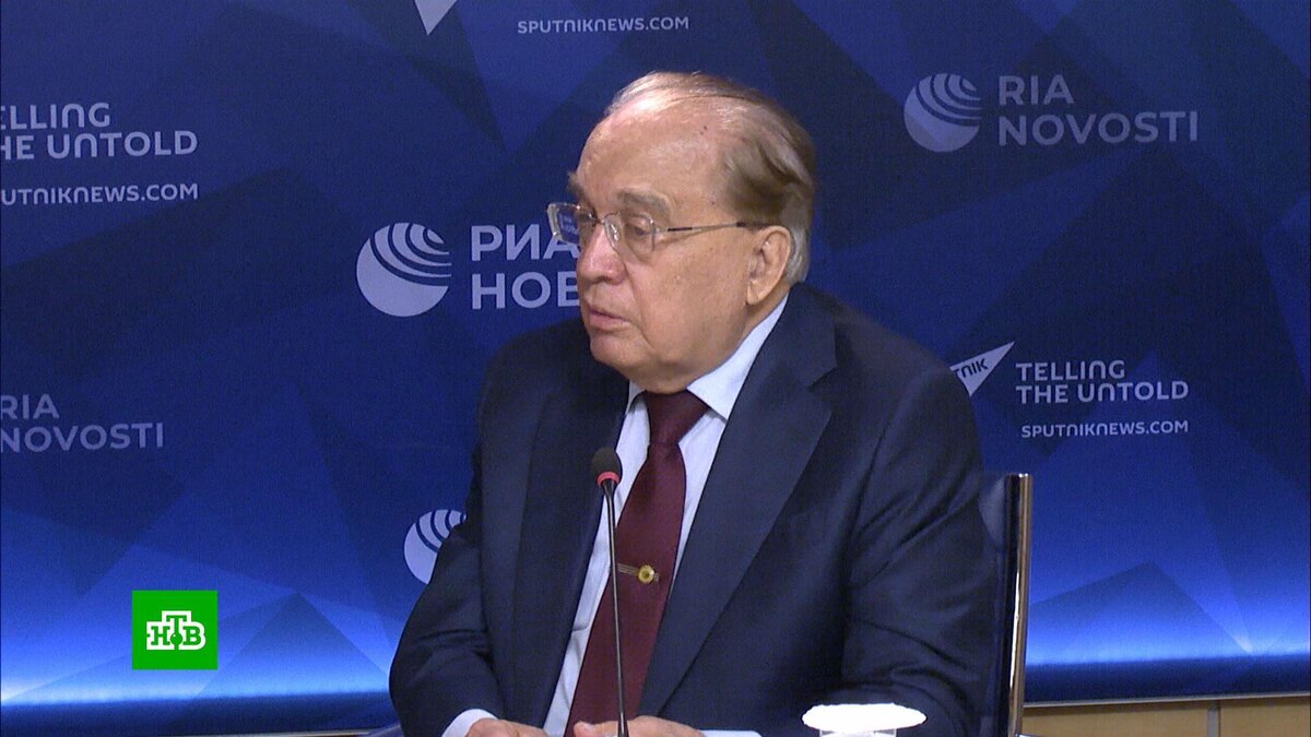    Путин поздравил ректора МГУ Садовничего с днем рождения