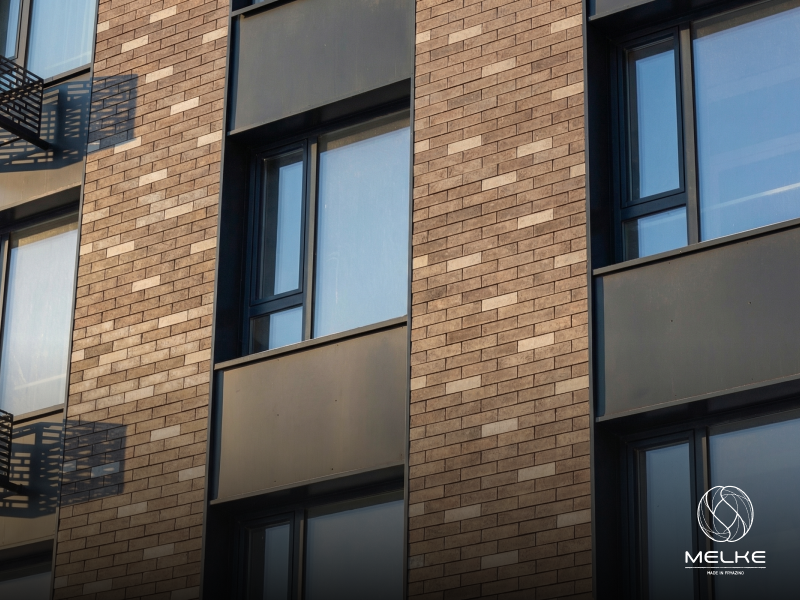 Некоторые застройщики не экономят на комфорте — например, в ЖК «Нобель» в Рязани установлены премиальные окна Melke Centum.