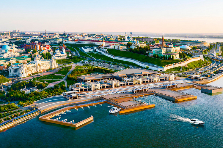    На набережной заработают три причала, рассчитанные на разные типы судов. Долгосрочного хранения судов не предусмотрено. Фото предоставлено компанией «Флотилия Казань» / kzn.ru