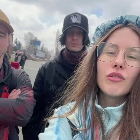     Участники группы «Демо» были в сошедшем с рельсов поезде