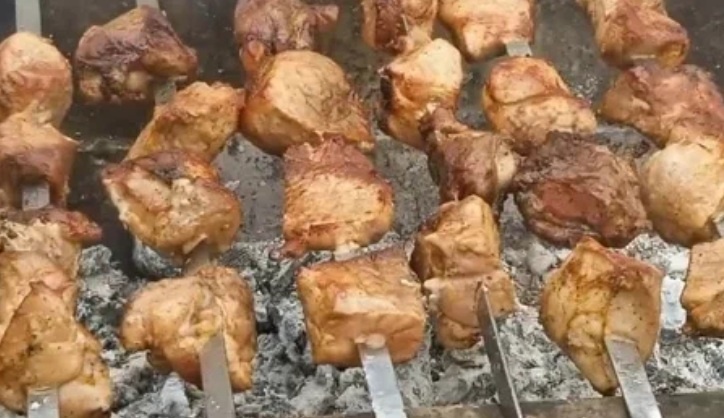 Шашлык из свиной шеи.