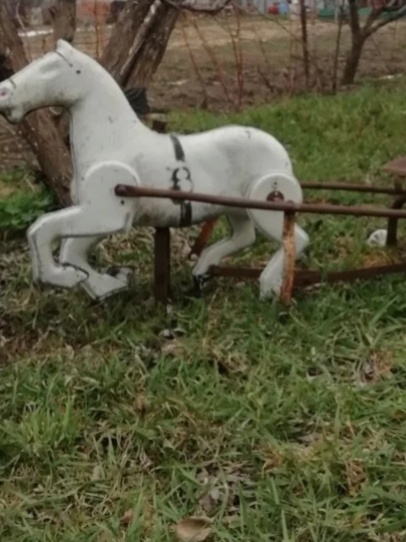 Конь педальный