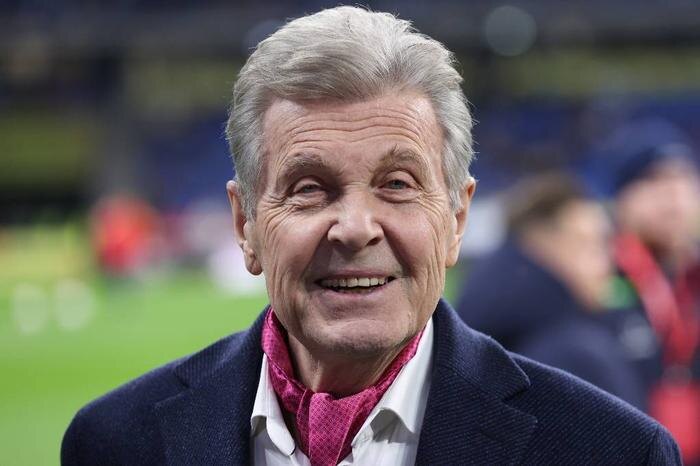 Компания Льва Лещенко за год заработала почти 90 млн рублей на помощи бизнесу