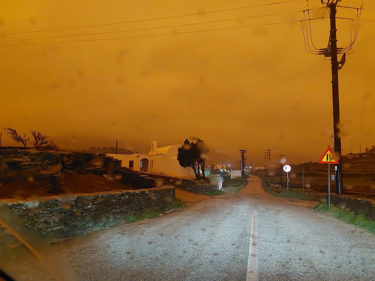    Подобные явления наблюдаются регулярно