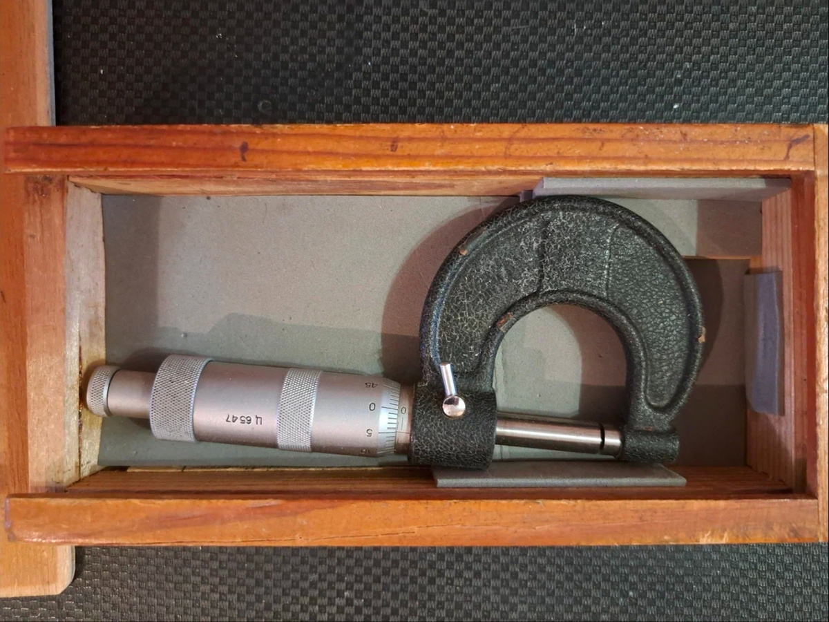 Это не он, это папин личный, отличие только то, что этот в коробочке )))