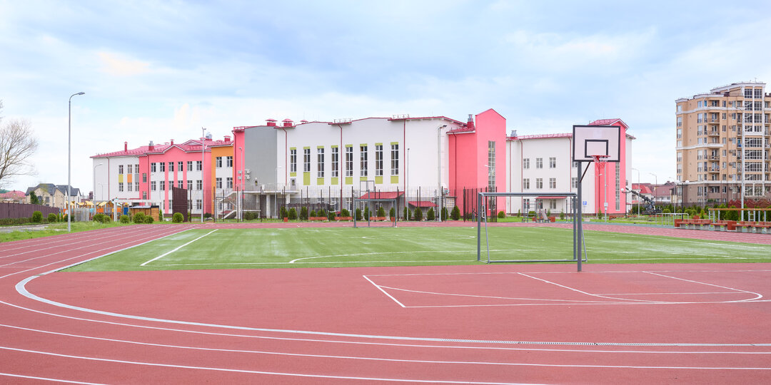 Глава города Сочи Андрей Прошунин: «В Лазаревском районе завершено строительство общеобразовательной школы на 1100 мест»