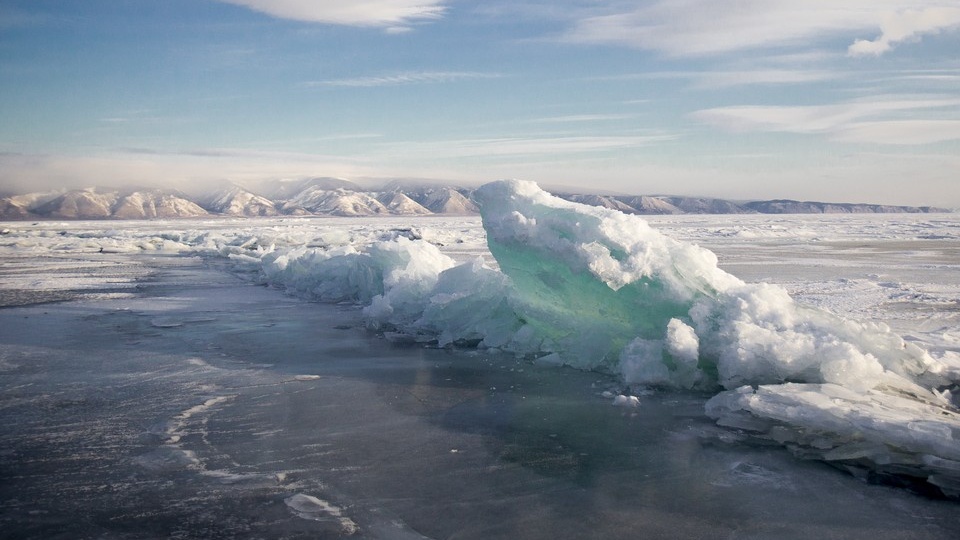 В Листвянке квадроцикл провалился под лёд