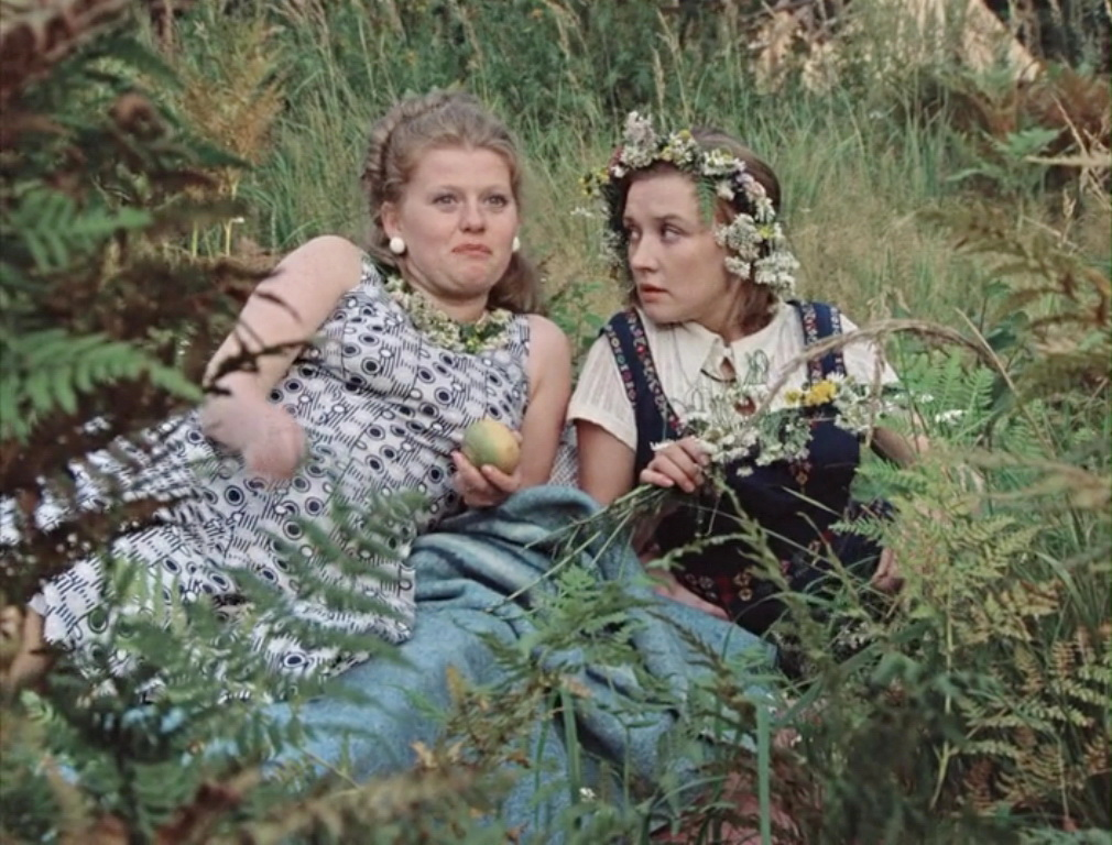 Кадр из кино СССР Владимира Меньшова «Москва слезам не верит» 1979 г.