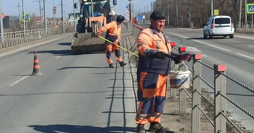 Оренбургские дороги приводят в порядок перед летним сезоном