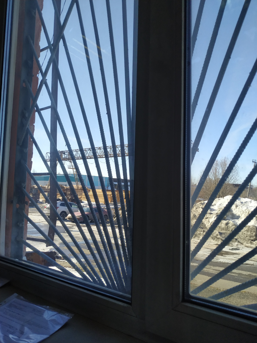 Это автор хочет сбежать с работы. 