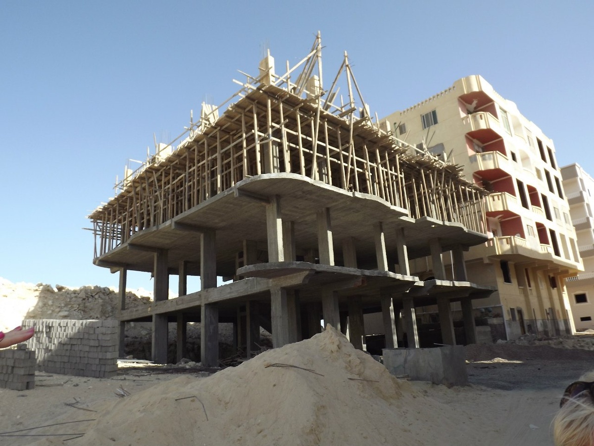 На этом этапе строительства мы купили квартиру.