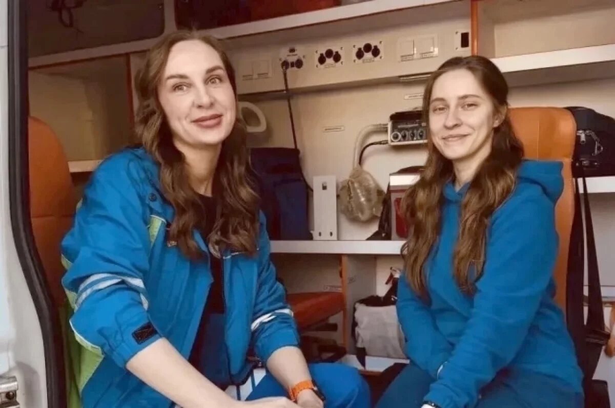    Людмила Макущенко (слева) и Марина Иванова завели сердце пациента прямо на месте.