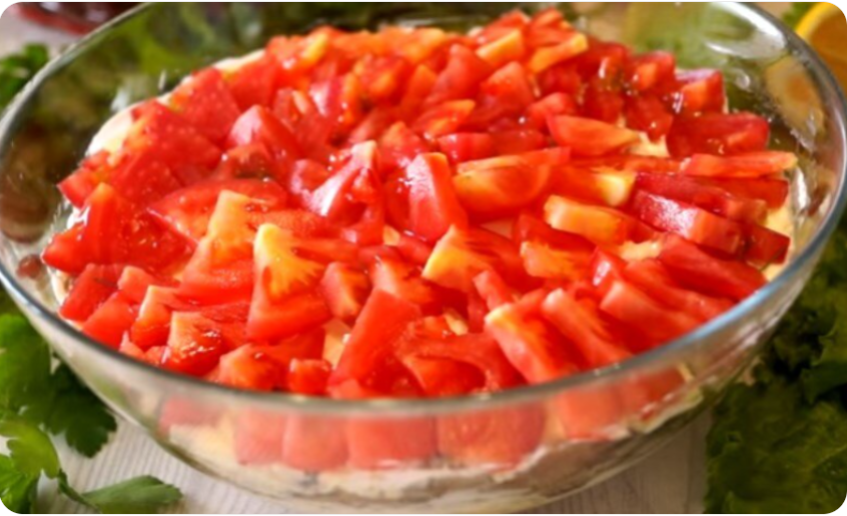 К нему снова и снова тянутся ложки. В этот "Чудо" салат мы влюбились всей семьей, как только попробовали...