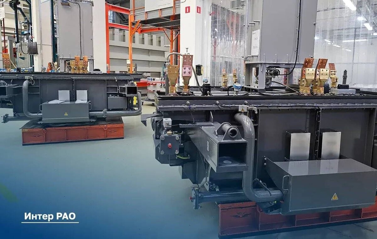     Тяговые трансформаторы для первого образца электровоза 2ЭС9