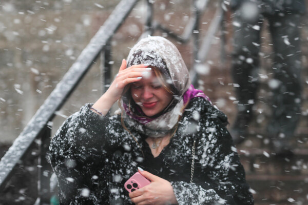 Снег в центре Москвы, 8 мая 2024 года / Василий Кузьмичёв/Агентство «Москва»   📷