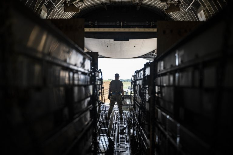    Фото: U.S. Air Force / Marco A. Gomez Карина Романова