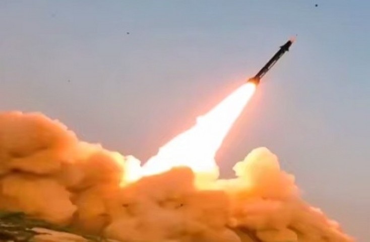 Скриншот видео: ракета, выпущенная КСИР