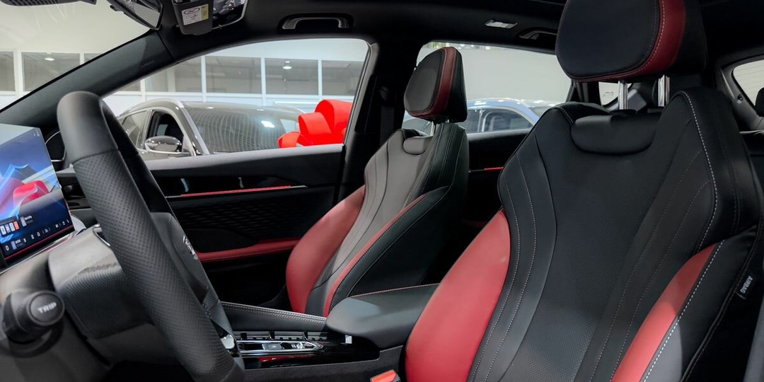 Белорусы удивили: в Россию привезли спортивную версию Belgee X50+. Чем она отличается и сколько стоит?