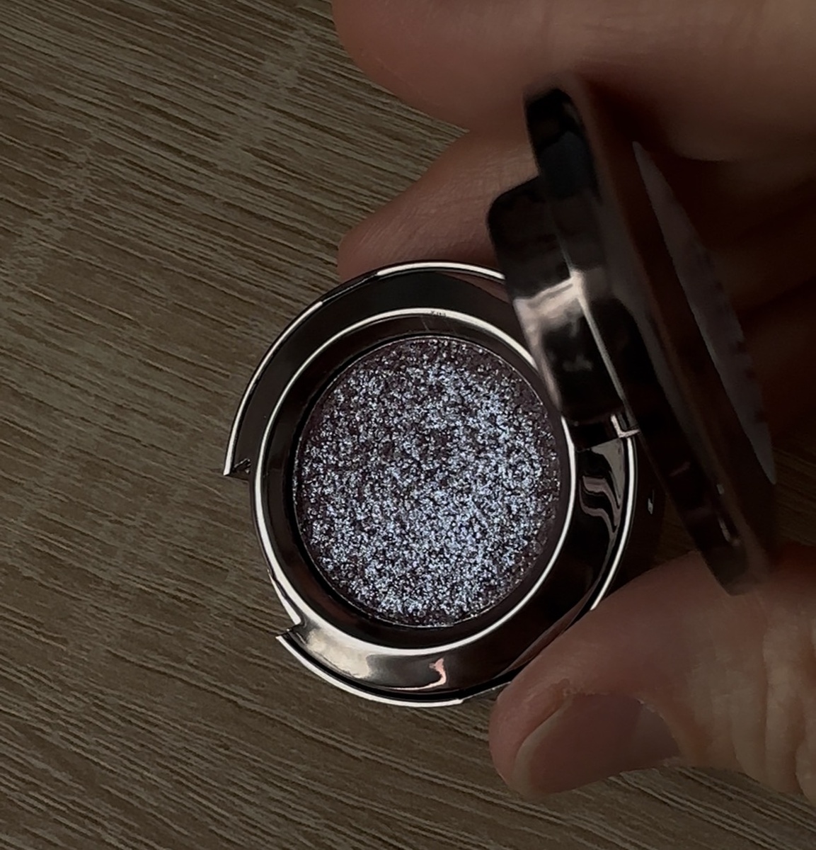 Наносим пальцем