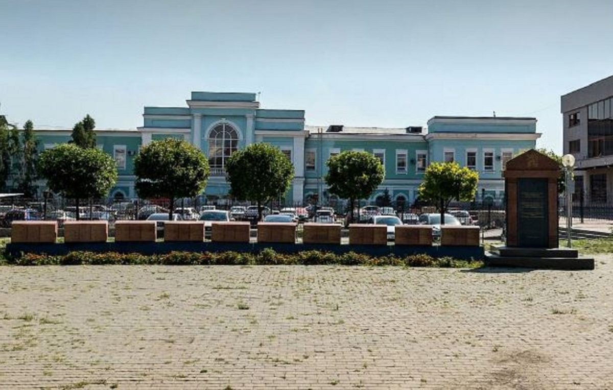    Такие небольшие памятные знаки появились буквально по всей линии Транссибирской магистрали