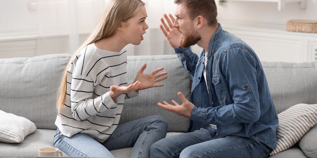 – Ты изменил с "ошибкой молодости"! Что я должна понять? – кричу на мужа