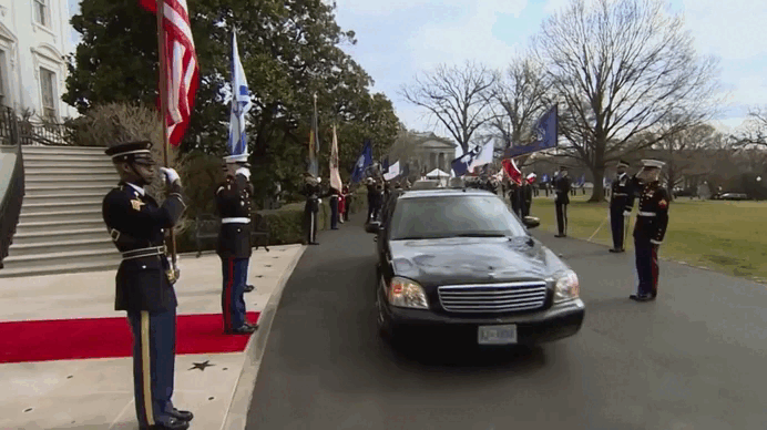    Gif из фильма Такера Карлсона The Bibi Files