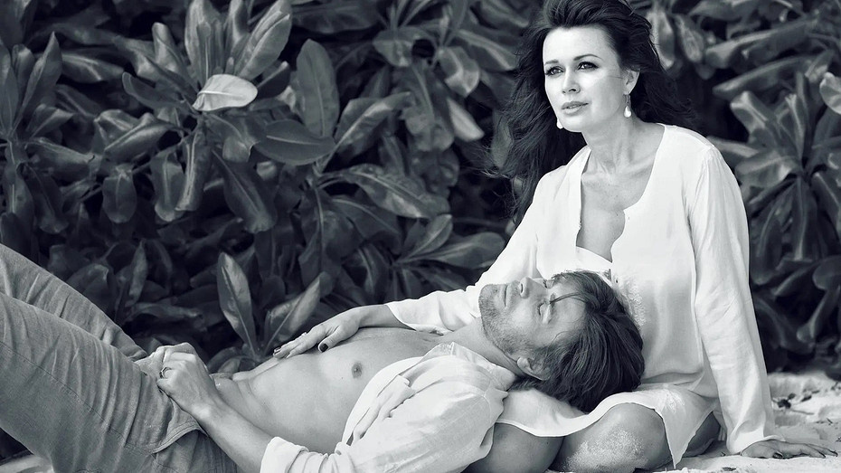 До сих пор носит кольцо: Петр Чернышев в день памяти Анастасии Заворотнюк развеял слухи о новом романе