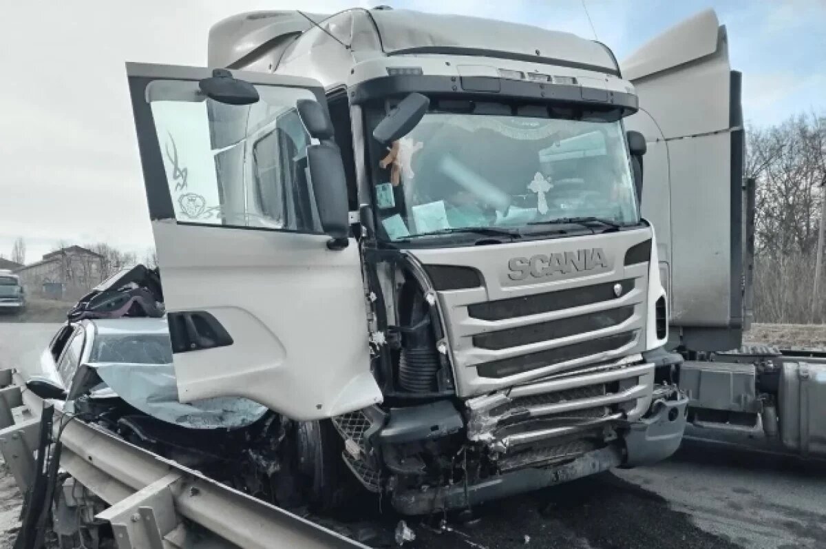    Известно состояние детей из Kia Rio, смятого при ДТП на воронежской трассе