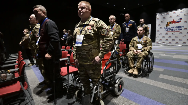 Дрозденко поблагодарил сотрудников фонда "Защитники Отечества" за помощь бойцам СВО