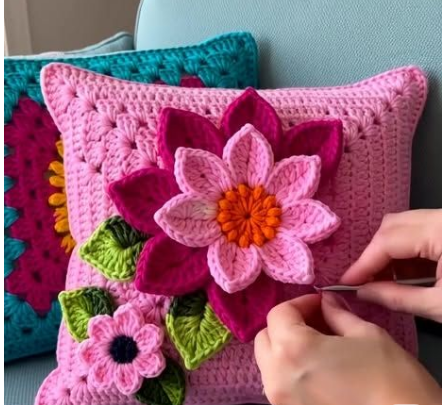 Вязание крючком. Для кого диванные подушки? Для детей, для внуков, для подружки!