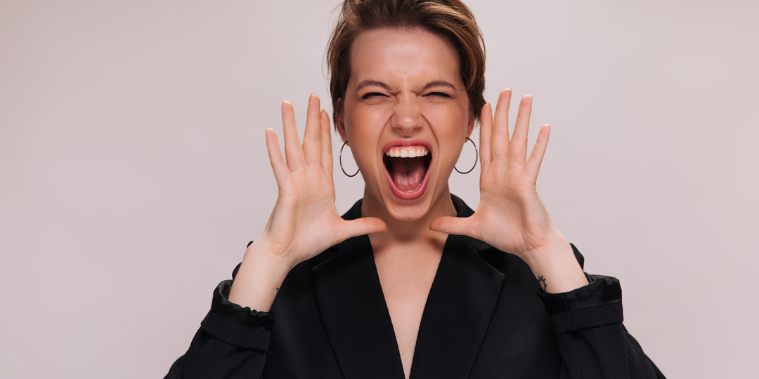 — Это твой дом? Это все меняет, — радостно сказала Злата