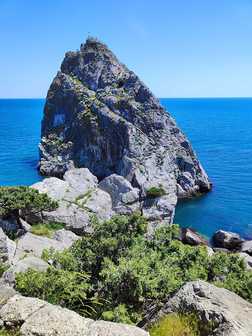 Лестница на скалу Дива в мае — и никакой очереди!