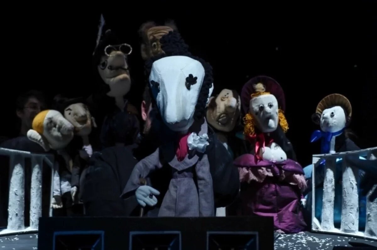    Кукольная фантасмагория «Нос»по повести Николая Гоголя.