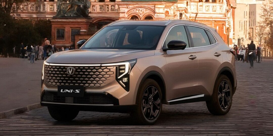 В России начнут официально продавать новый полноприводный кроссовер. Чем оснастят новый Changan Uni-S