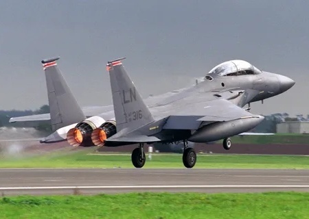    Тегеран объявил вознаграждение за пилота ВВС США, катапультировавшегося со сбитого F-15