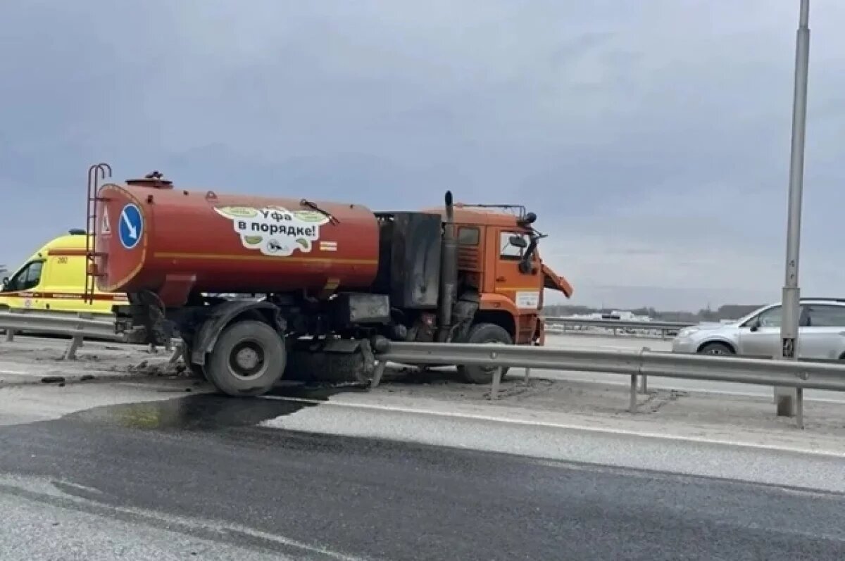   На трассе Уфа-Оренбург столкнулись пять автомобилей