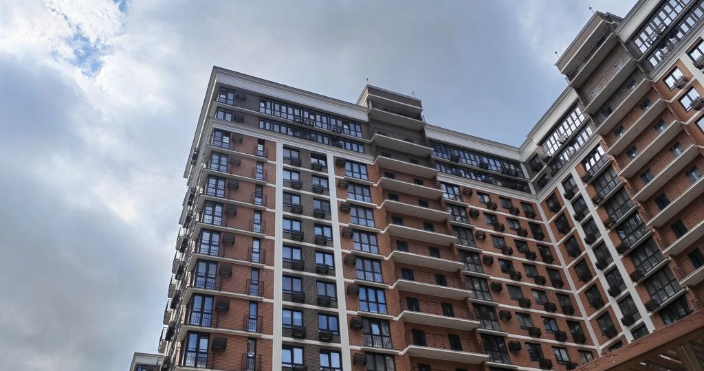 Устойчивая модель или тихая остановка - эксперт о стратегии застройщиков Кубани