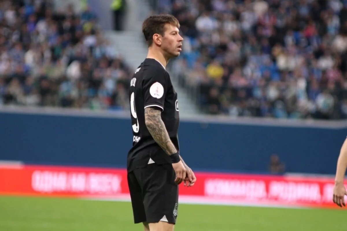    Смолов заявил, что больше не пойдет в кафе, где произошла драка