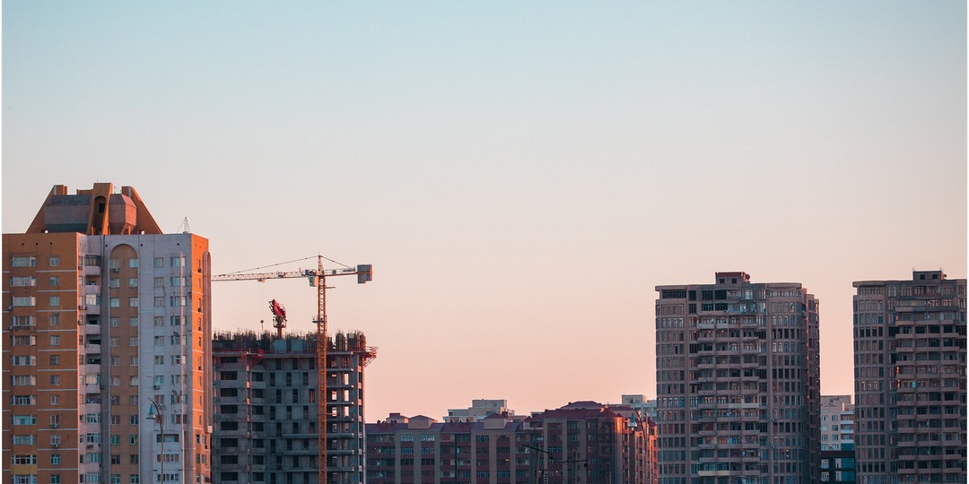Квартиры по себестоимости и рассрочка на 20 лет: как корпорации решают кадровый голод