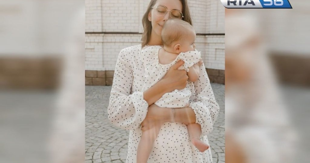 Оренбуржцам рассказали о ценностях «обнимашек» между ребёнком и родителями